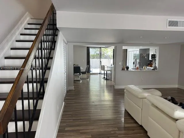 685 NE 206th Ter