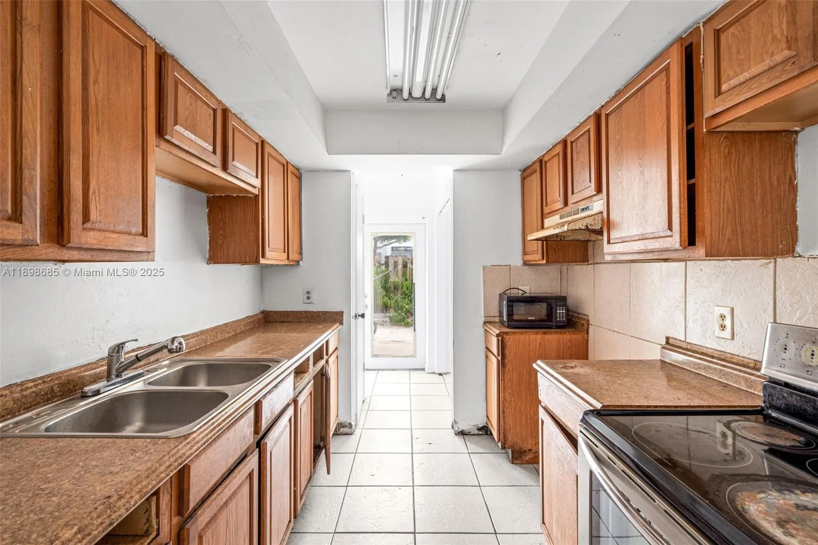 941 SW 20th Ct