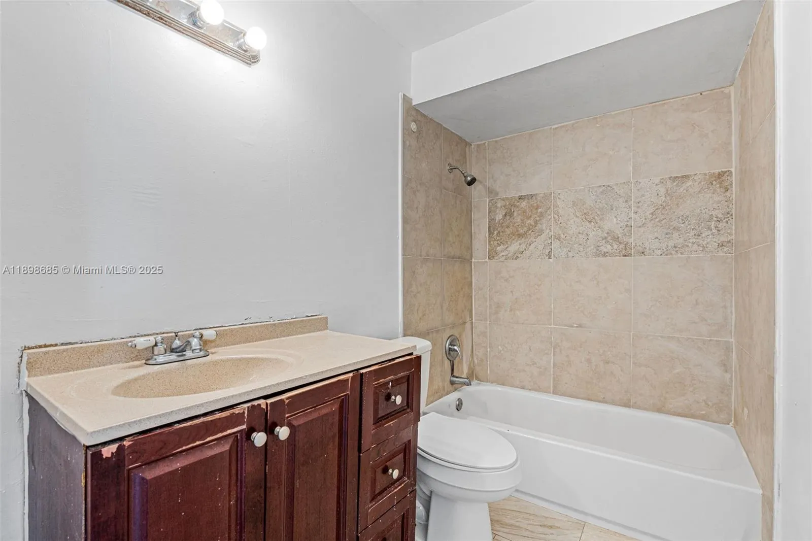 941 SW 20th Ct