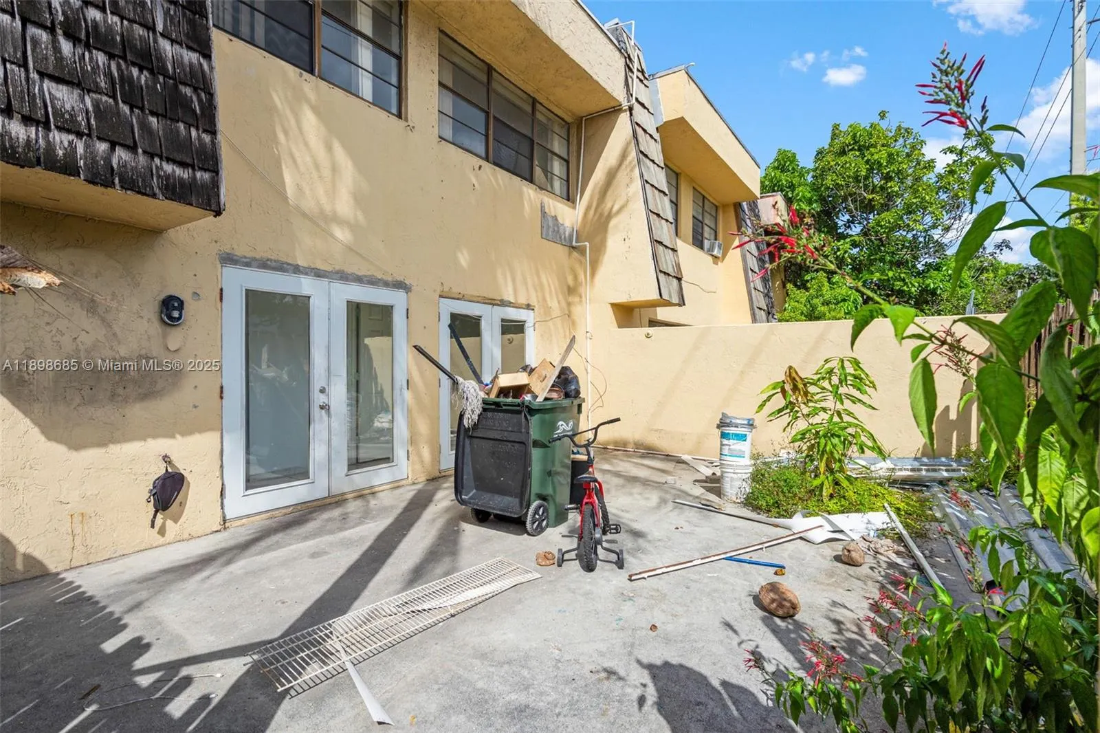 941 SW 20th Ct
