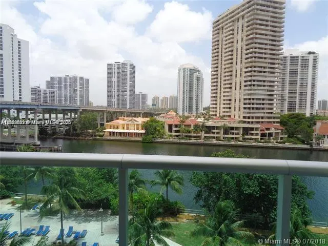 19390 Collins Ave, #709