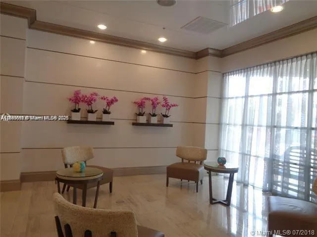 19390 Collins Ave, #709