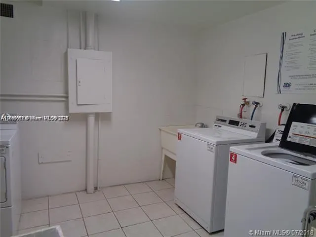 19390 Collins Ave, #709