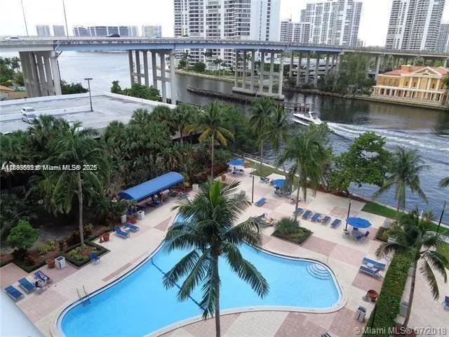 19390 Collins Ave, #709