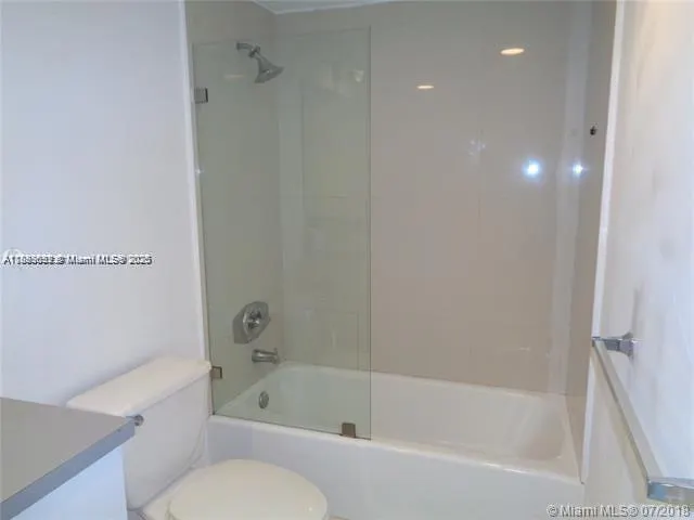 19390 Collins Ave, #709