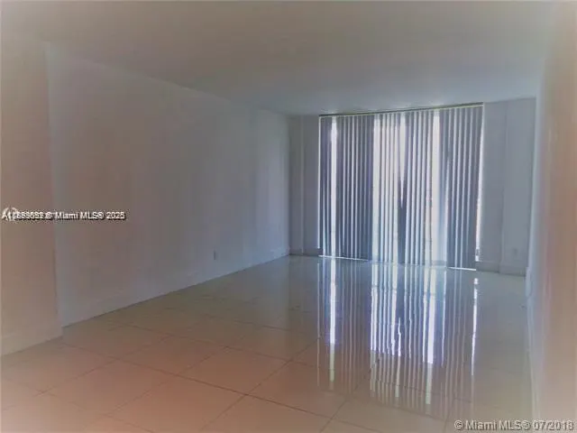 19390 Collins Ave, #709