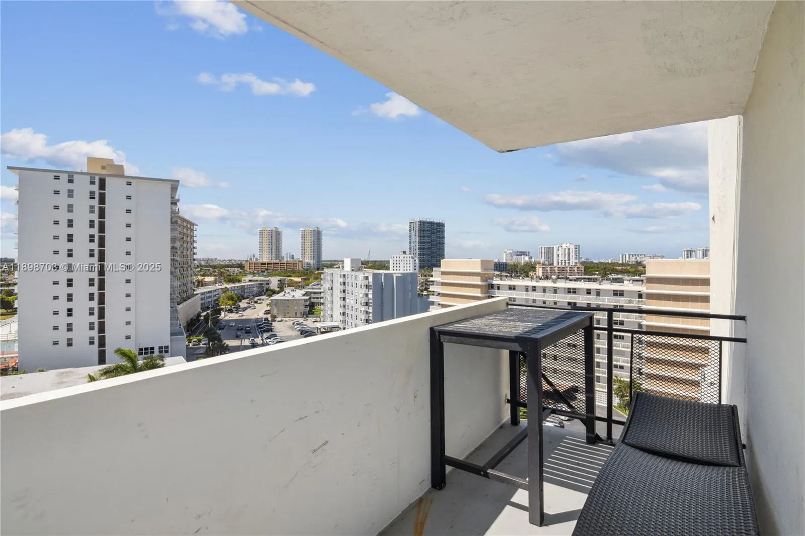 401 Golden Isles Dr, #1012