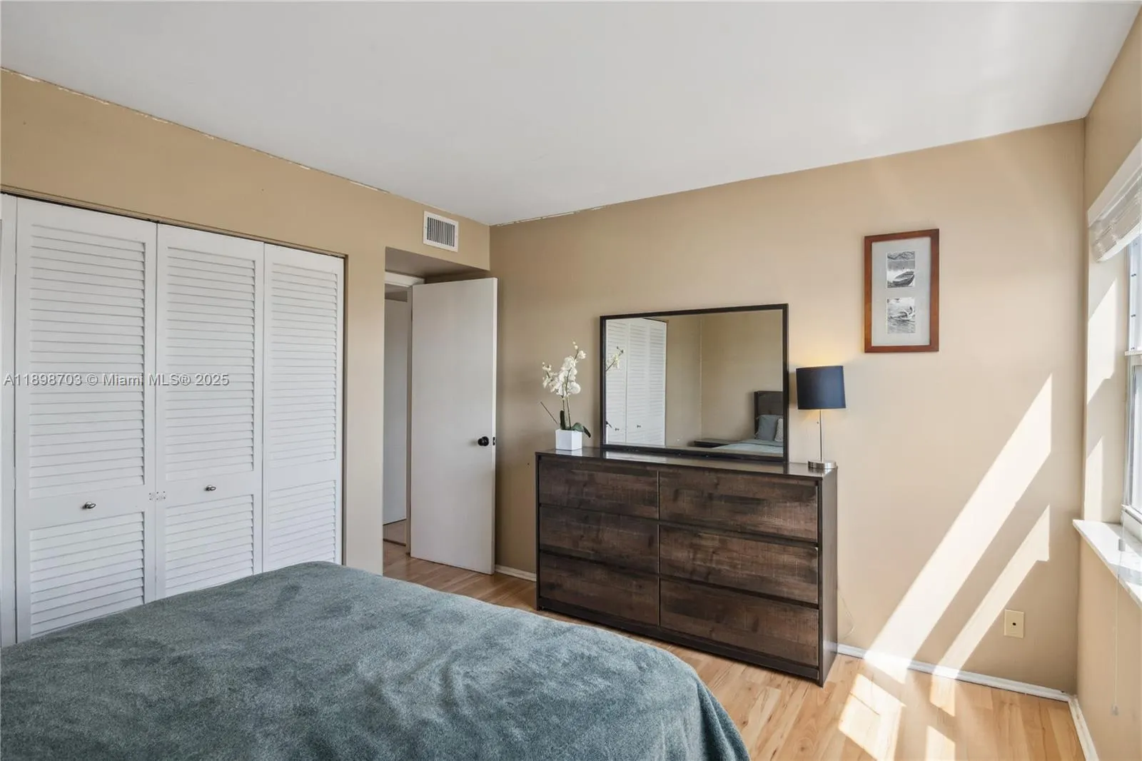 401 Golden Isles Dr, #1012