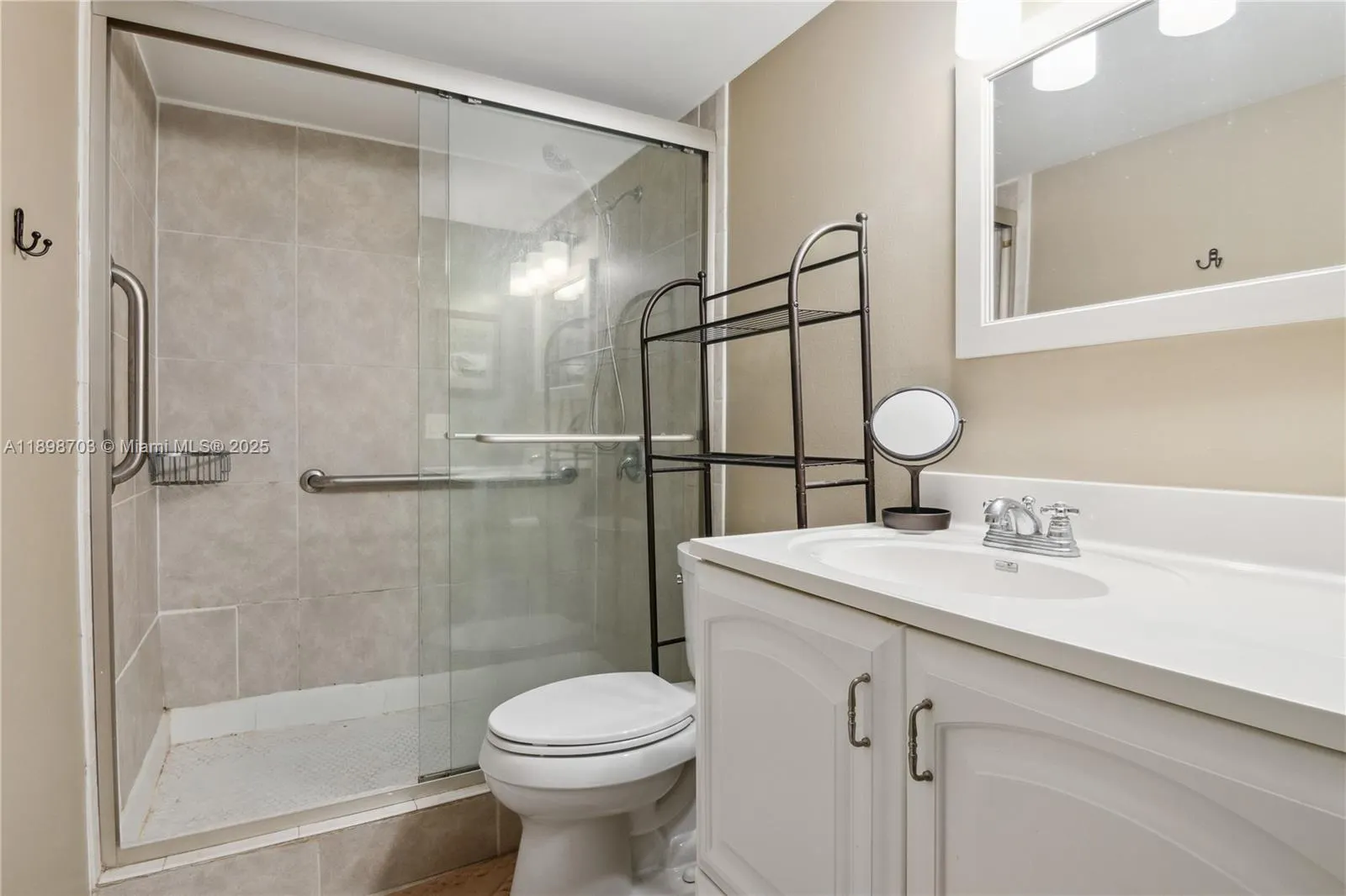 401 Golden Isles Dr, #1012