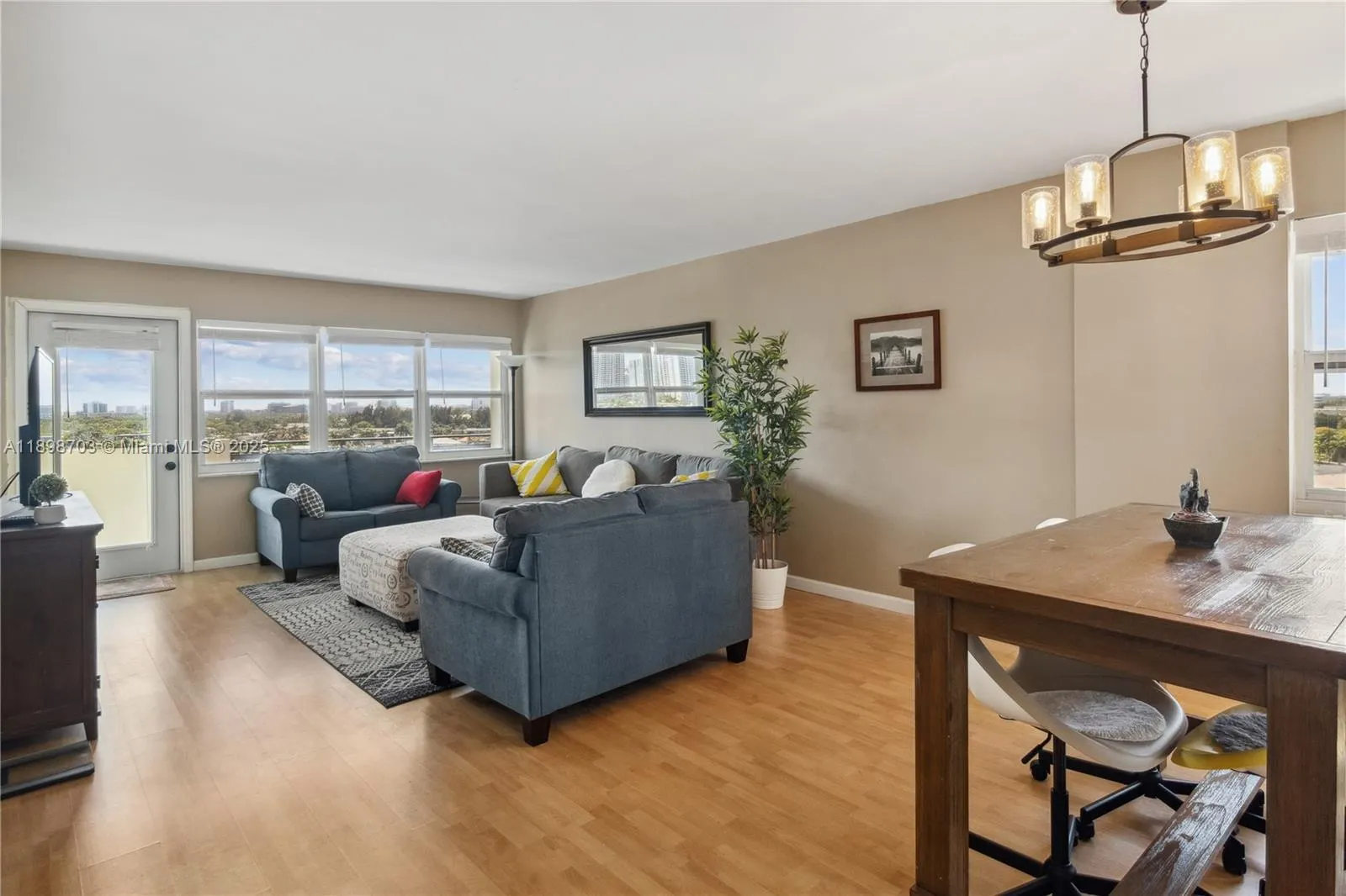 401 Golden Isles Dr, #1012