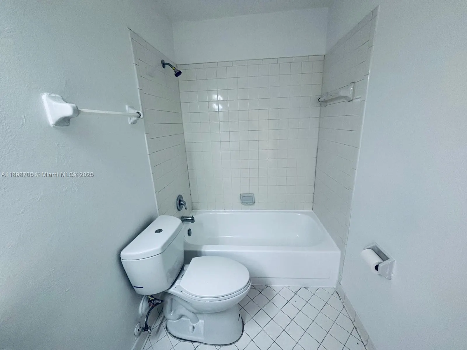 3453 NW 44th St, #105