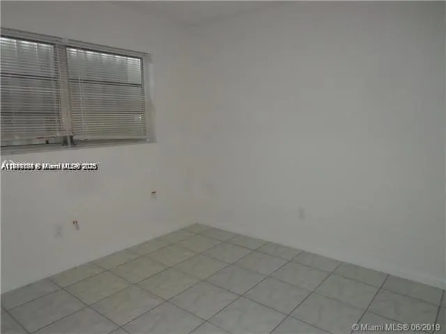 15225 NE 6th Ave, #B207