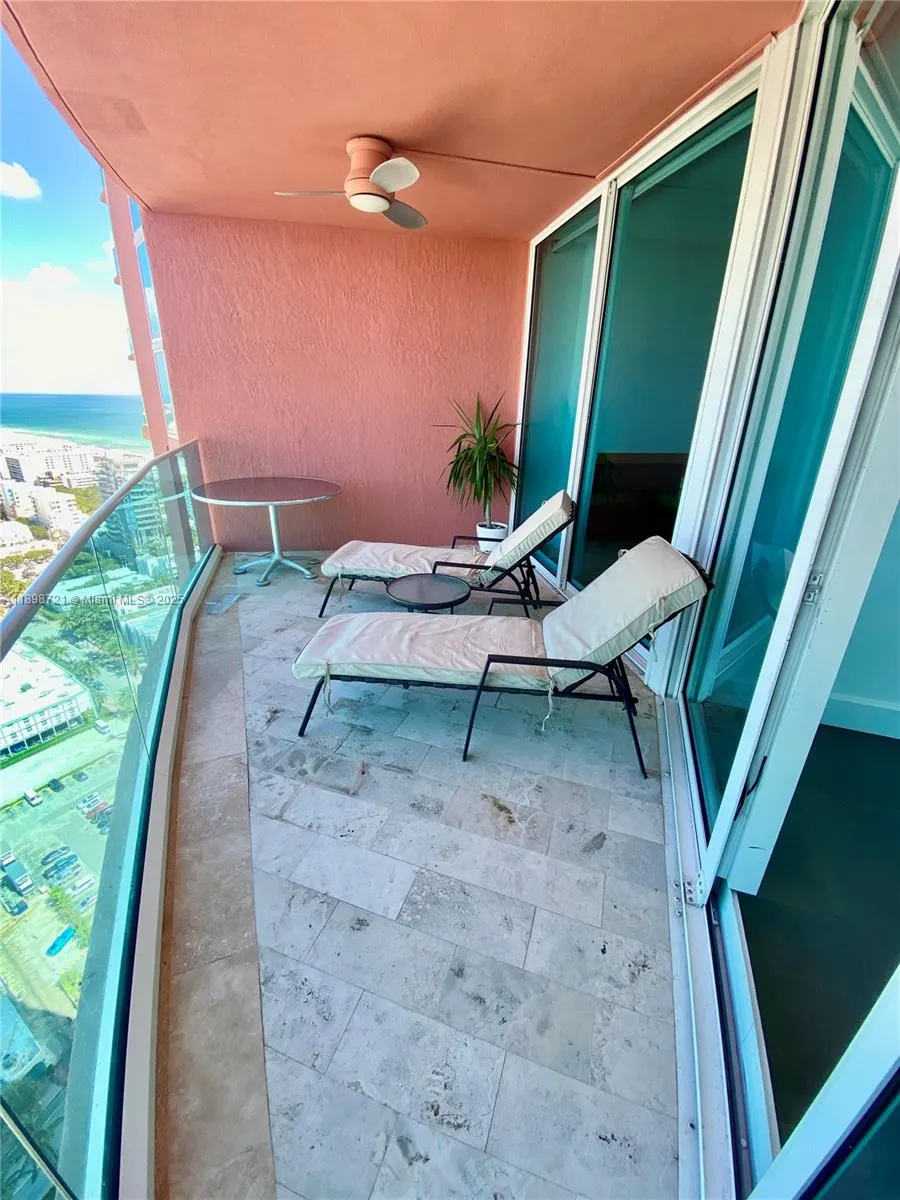 300 S Pointe Dr, #3204