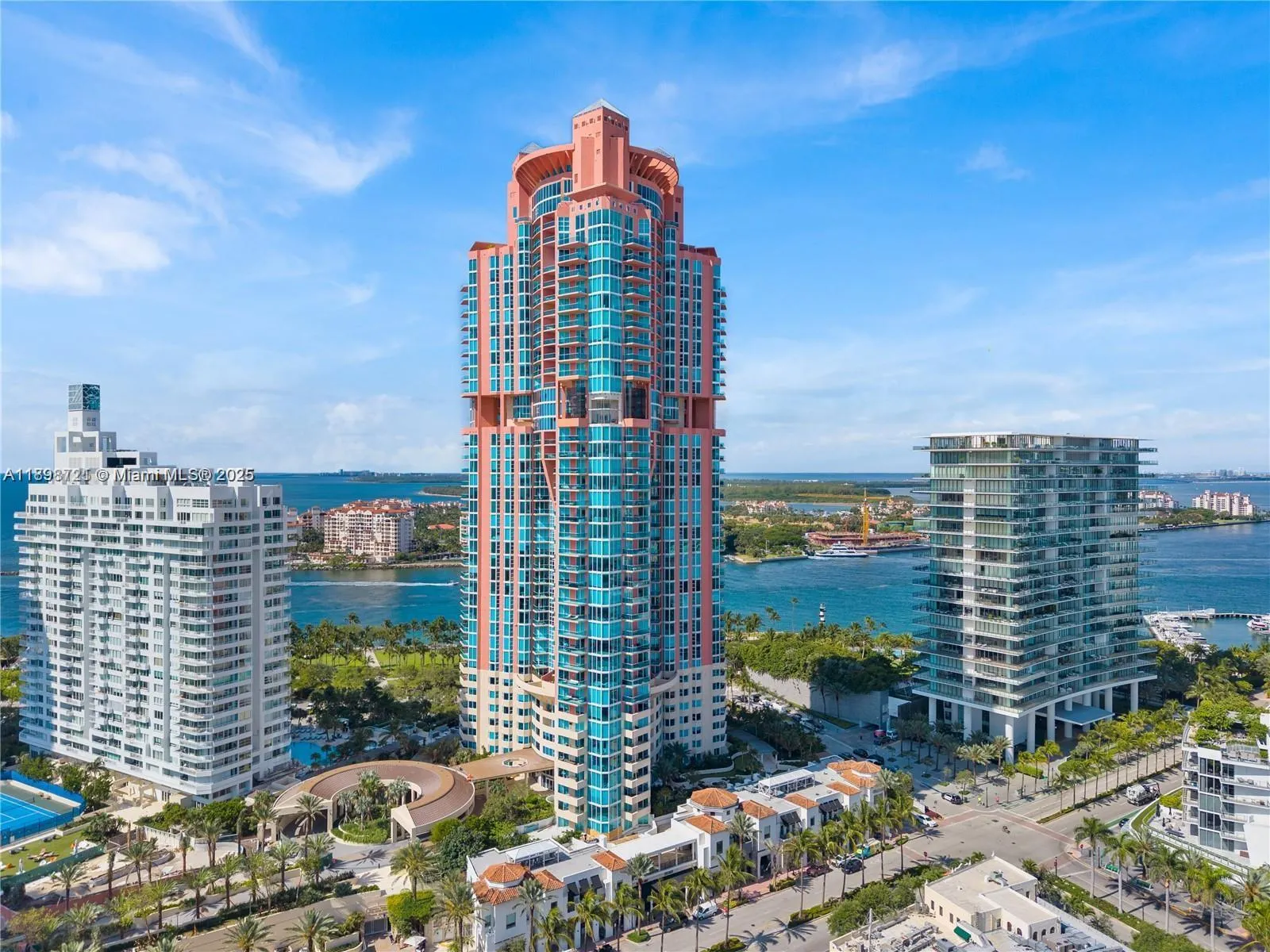300 S Pointe Dr, #3204