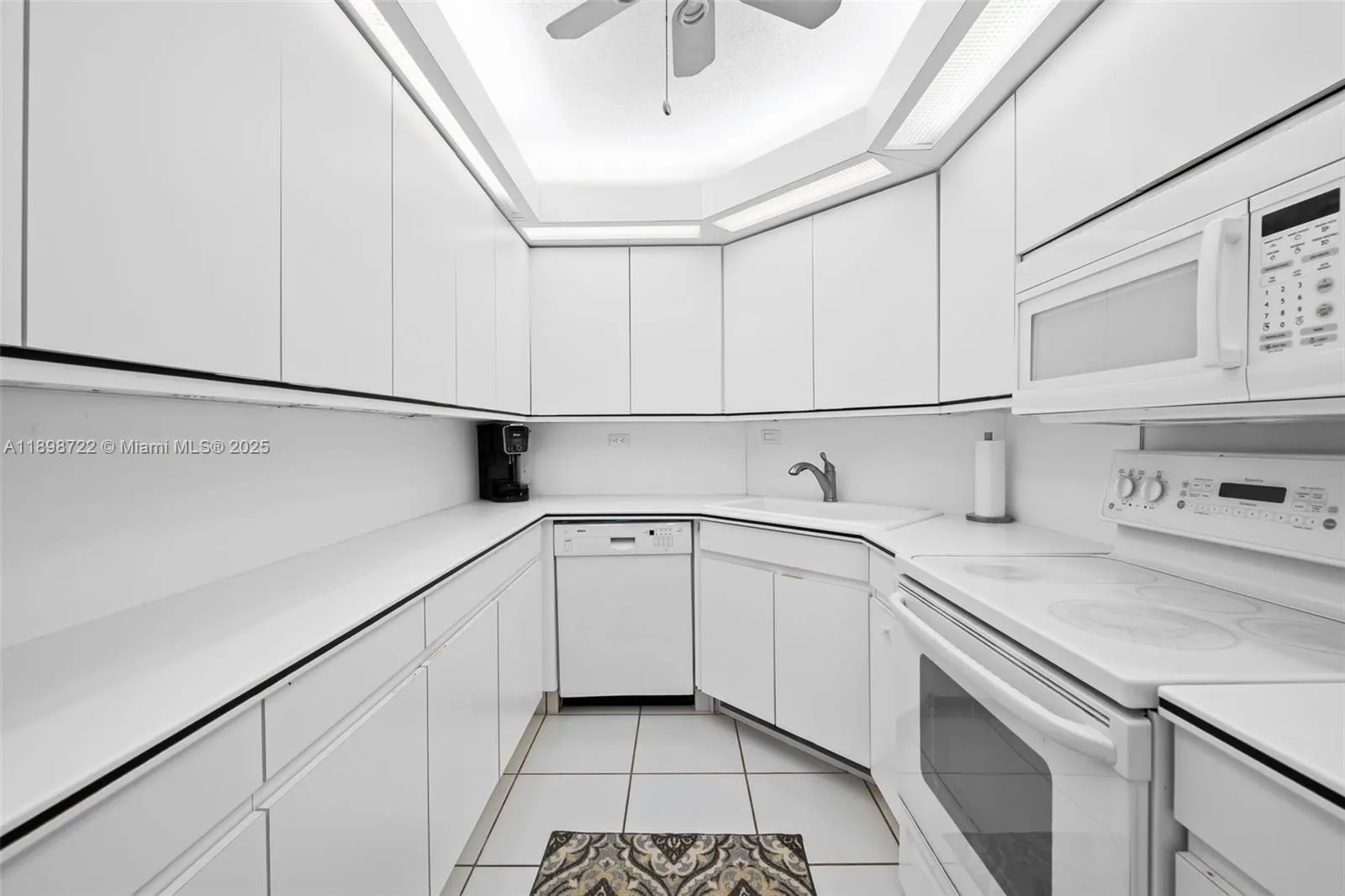 3111 N Ocean Dr, #812