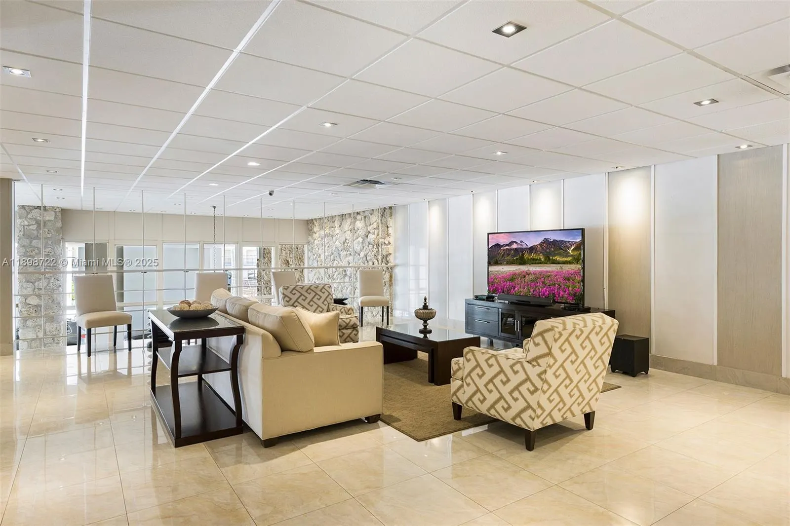 3111 N Ocean Dr, #812