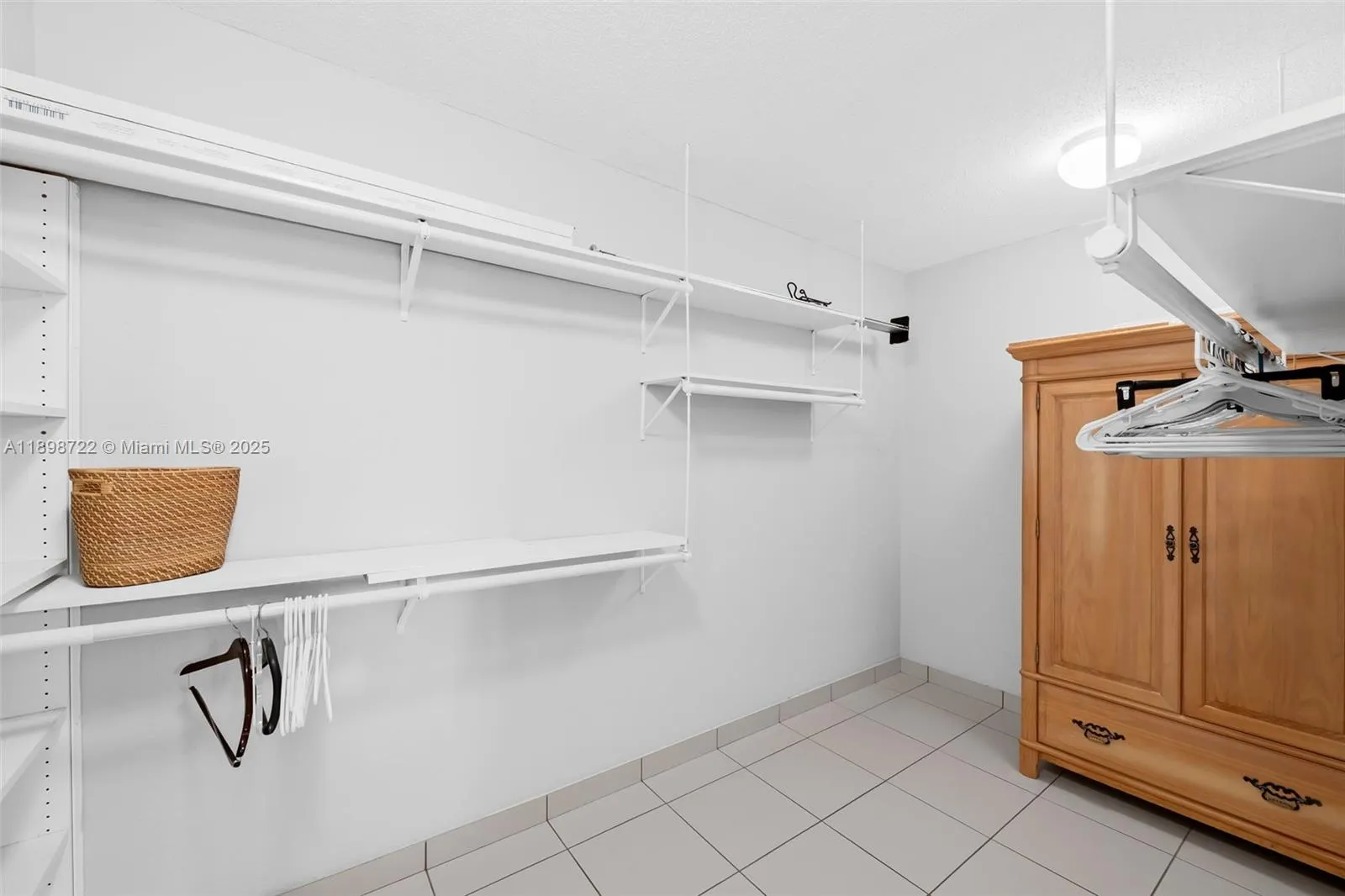 3111 N Ocean Dr, #812
