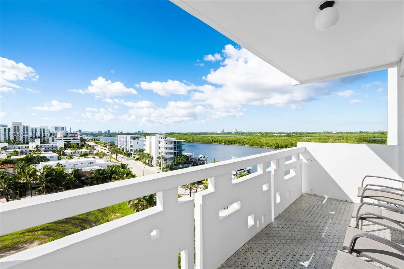 3111 N Ocean Dr, #812