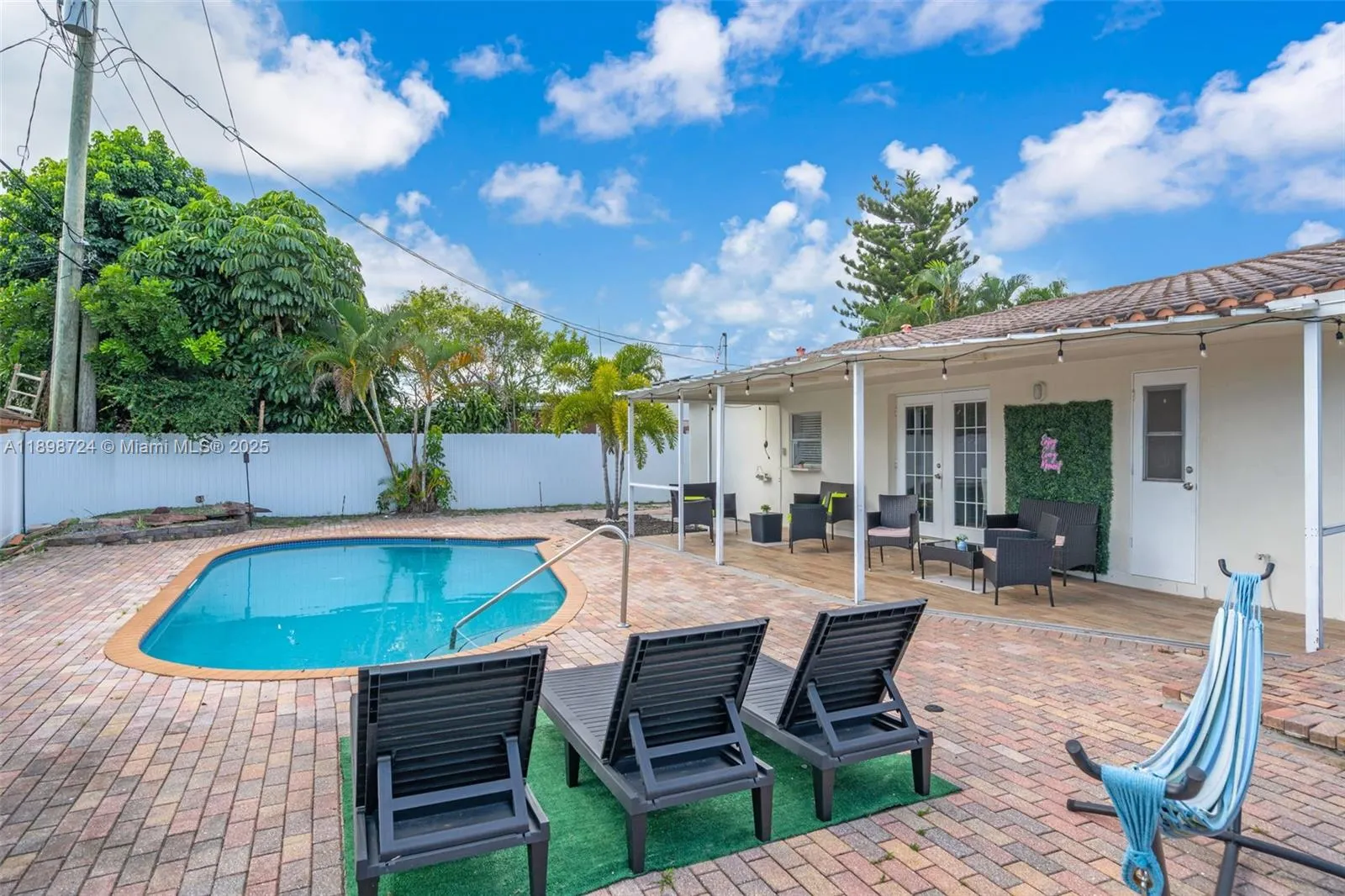 3420 SW 16th St