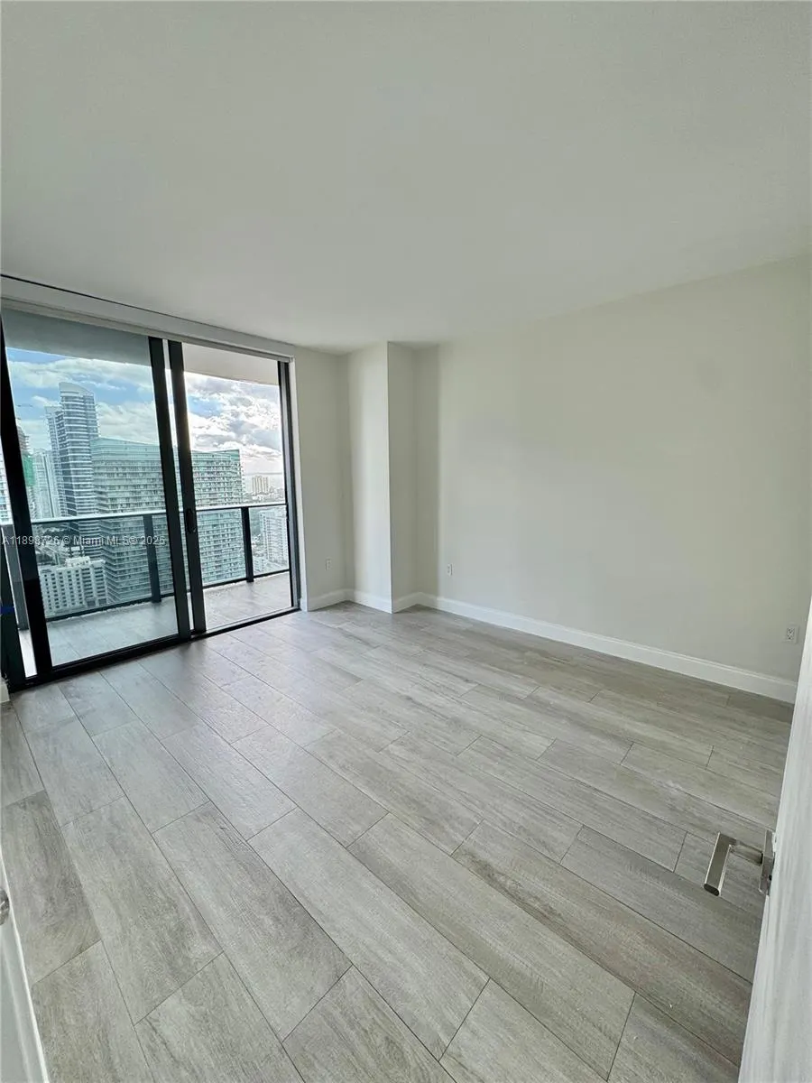 45 SW 9th St, #3404