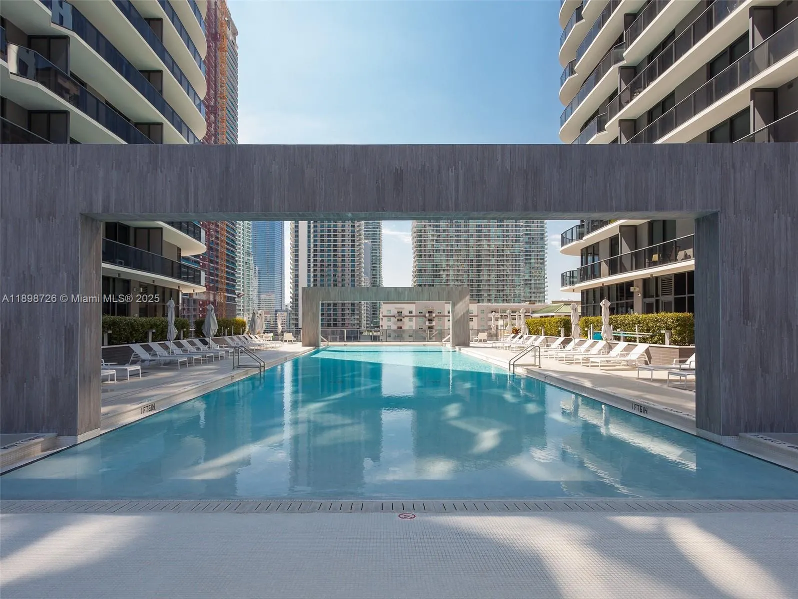 45 SW 9th St, #3404