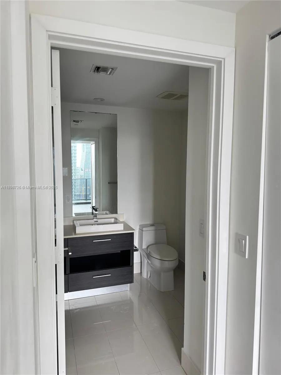 45 SW 9th St, #3404