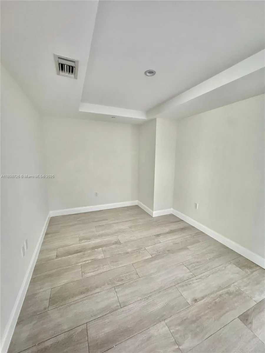 45 SW 9th St, #3404