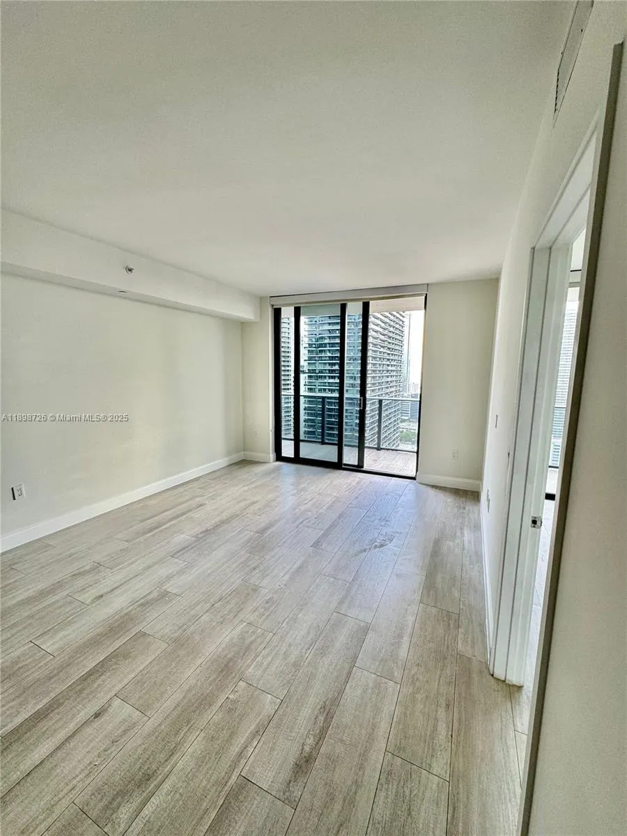 45 SW 9th St, #3404