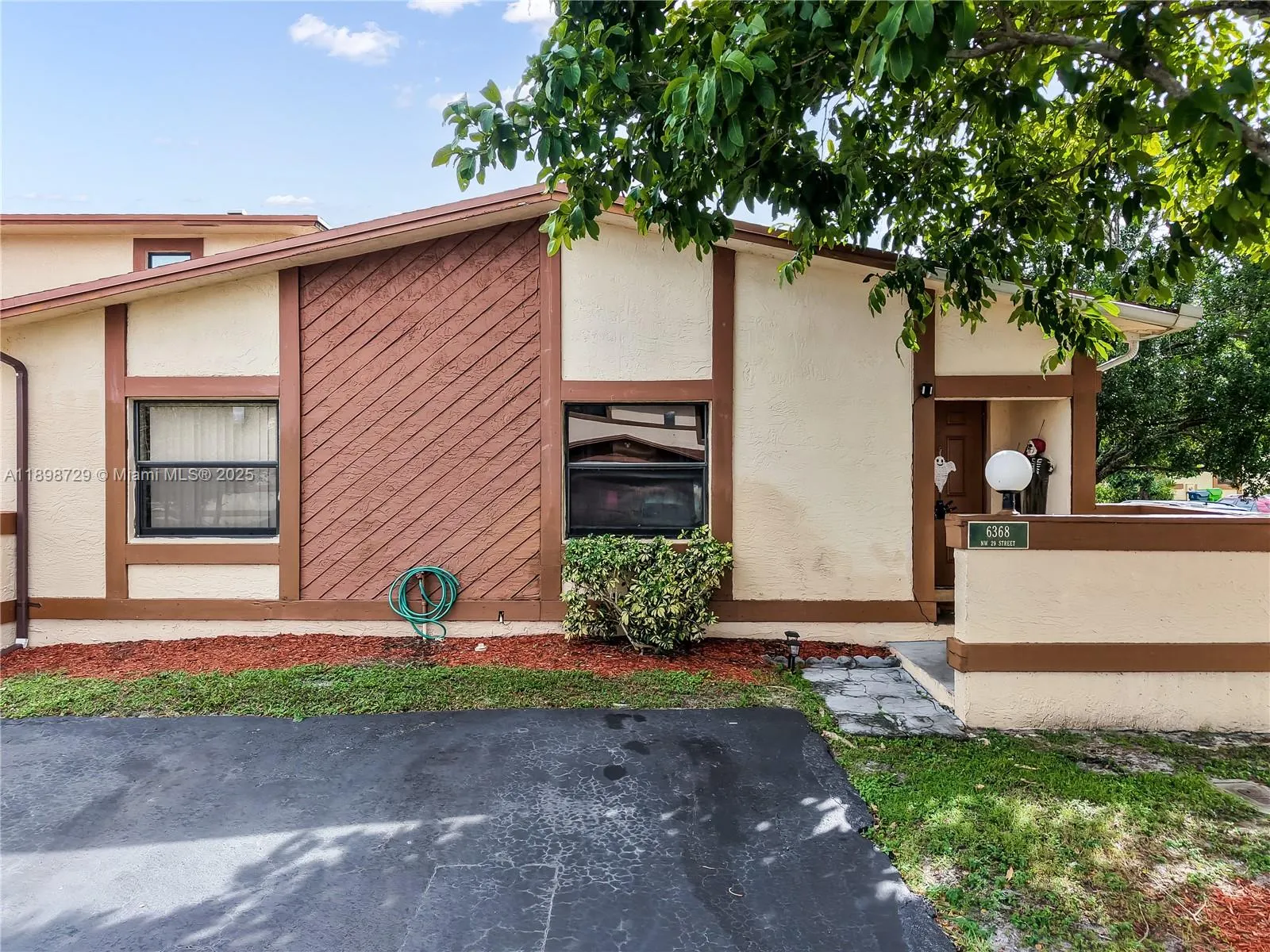 6368 NW 29th St