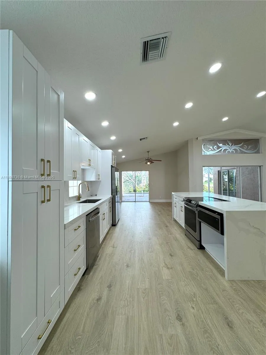 7633 Trapani Ln