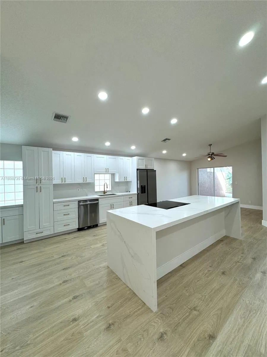 7633 Trapani Ln
