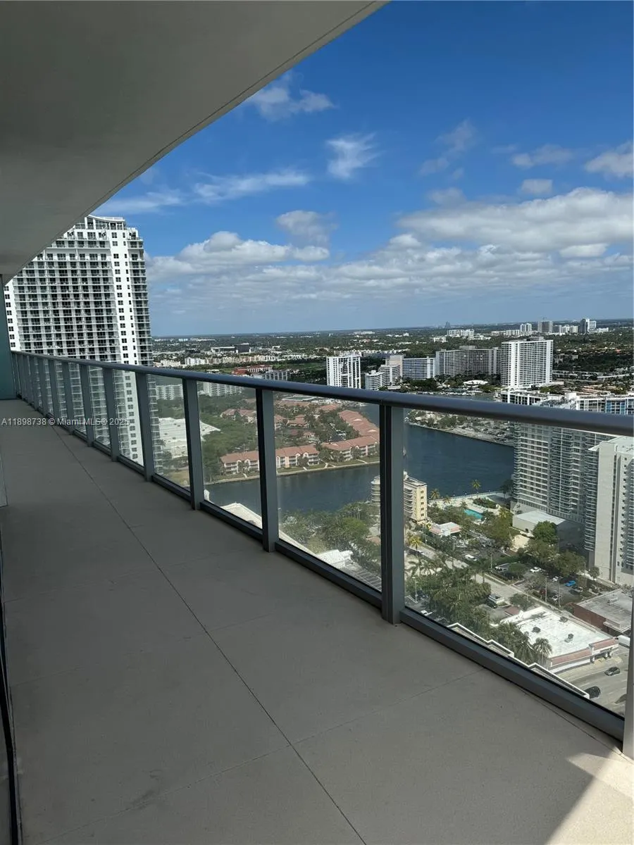4111 S Ocean Dr, #3002