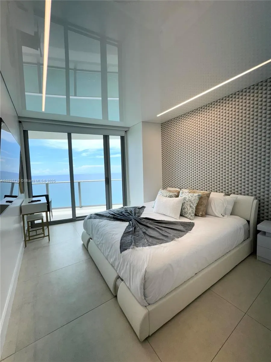 4111 S Ocean Dr, #3002