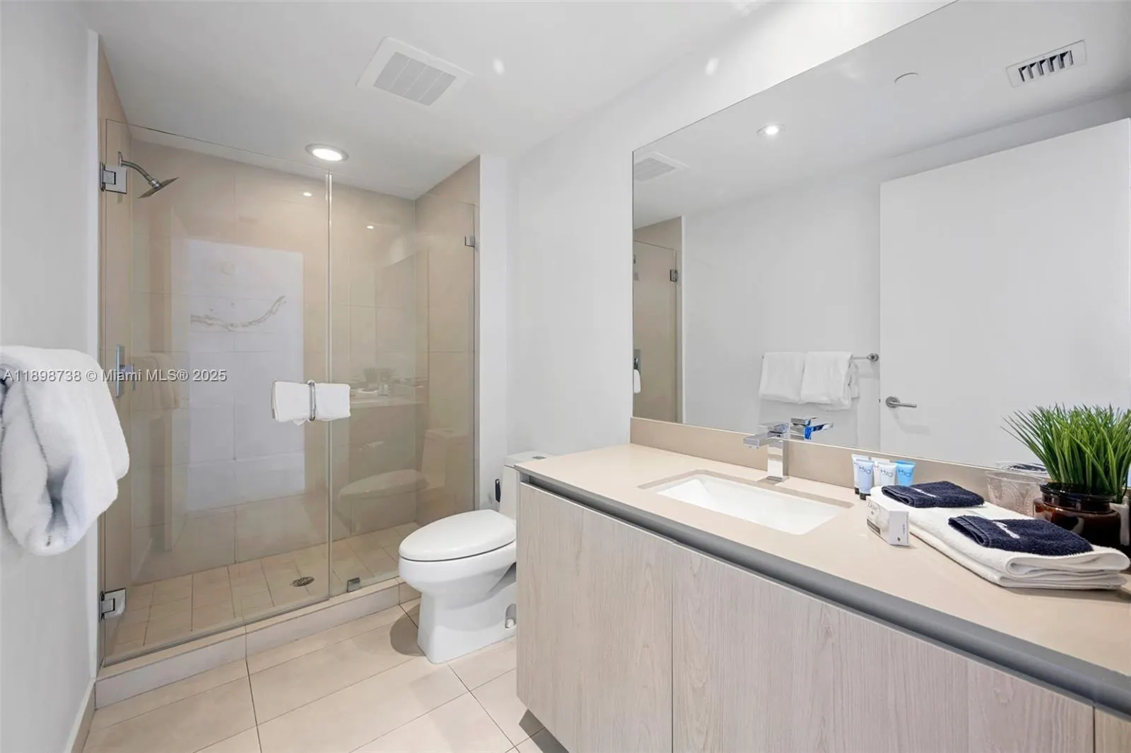 4111 S Ocean Dr, #3002