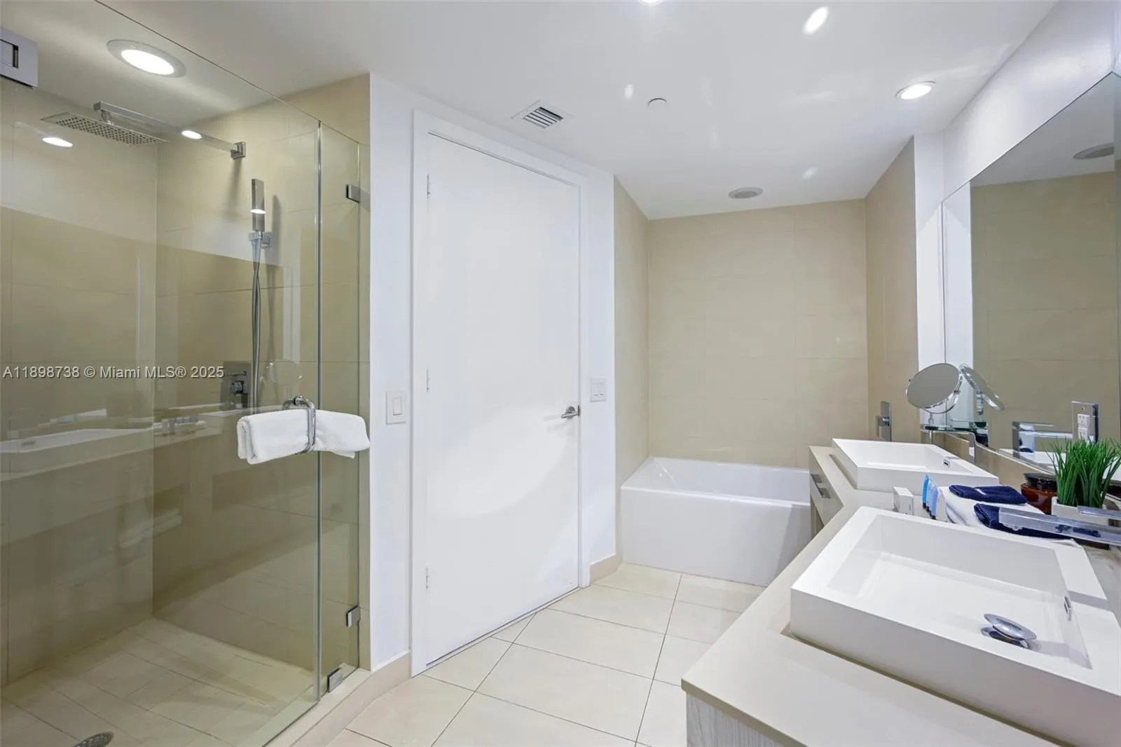 4111 S Ocean Dr, #3002