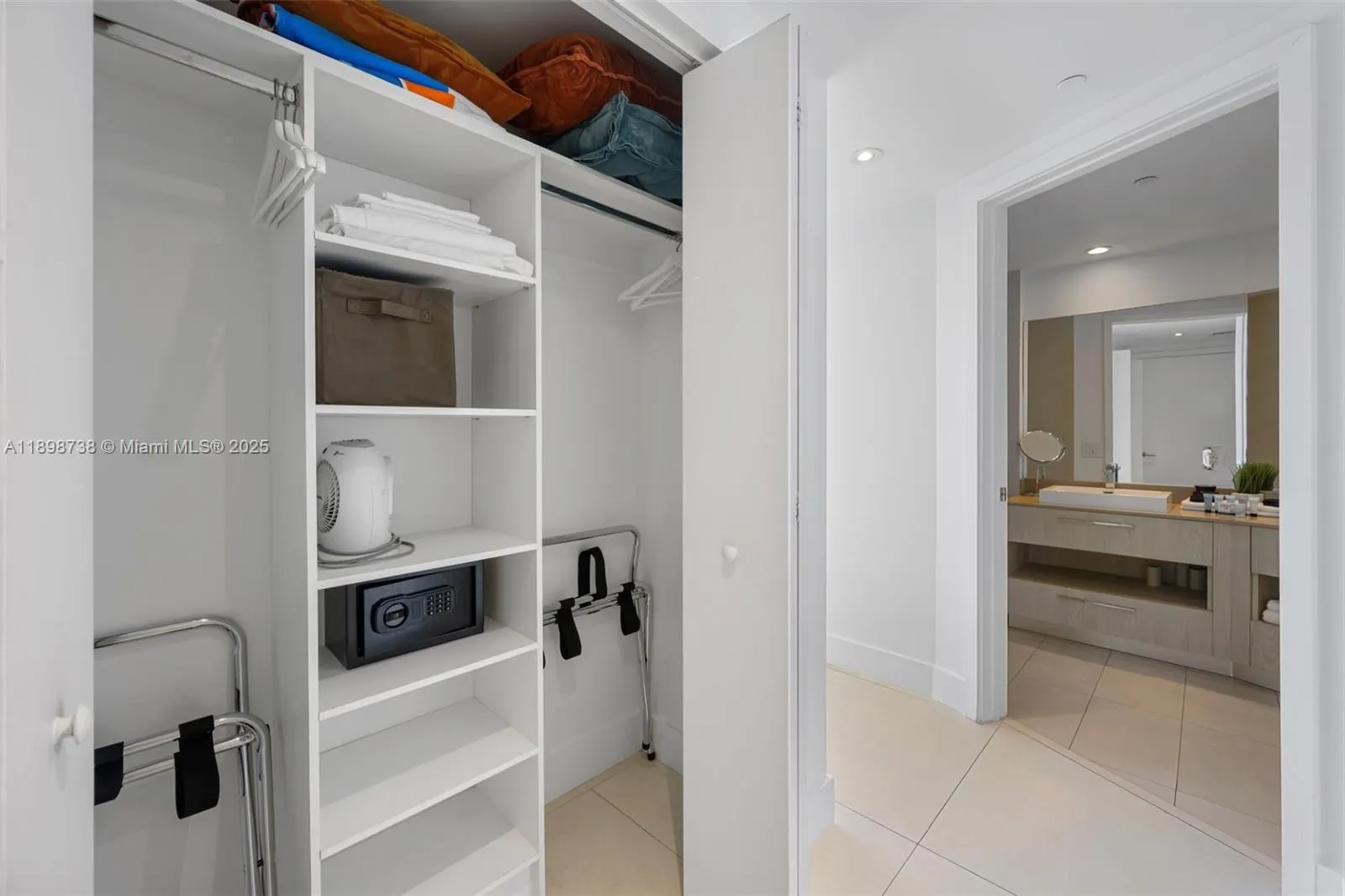 4111 S Ocean Dr, #3002