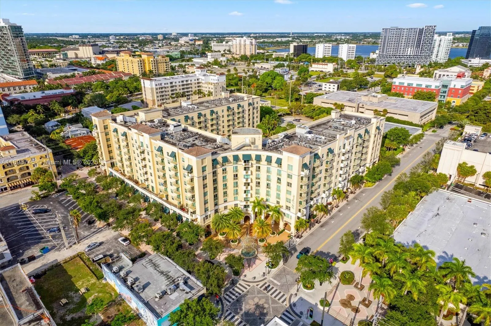 610 Clematis St, #628