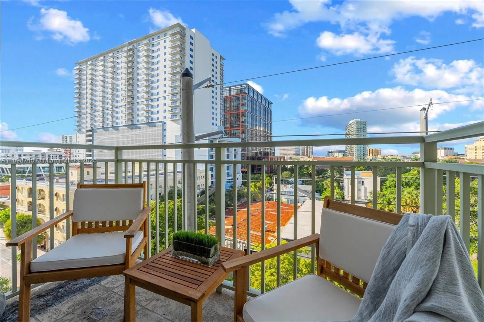 610 Clematis St, #628