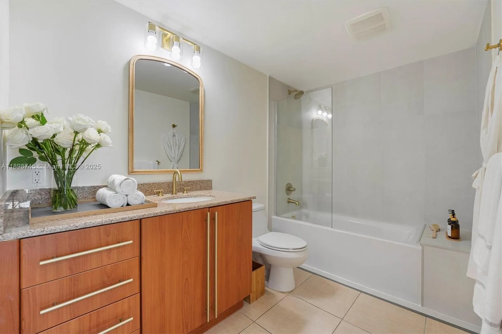 610 Clematis St, #628