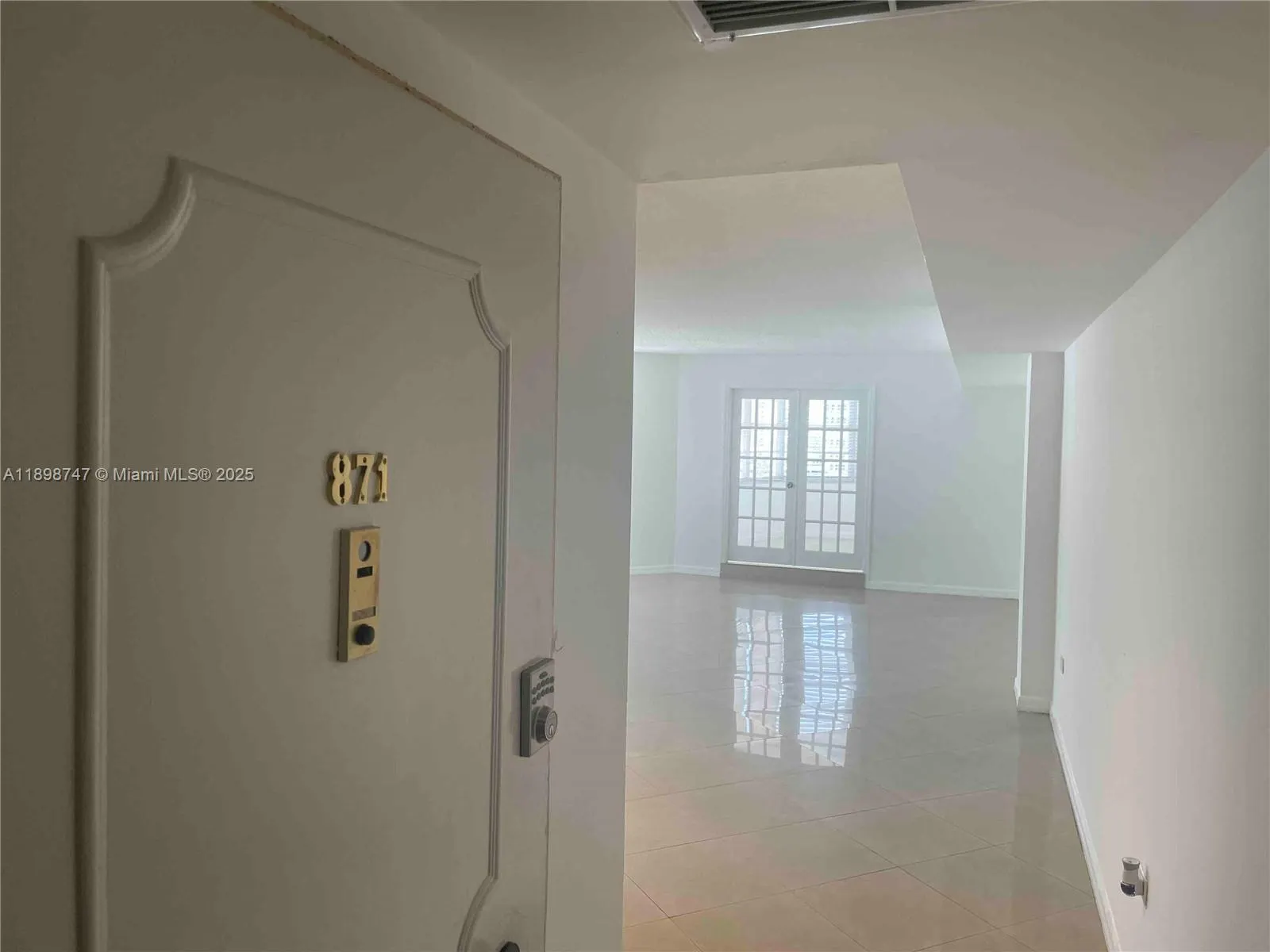 801 Brickell Bay Dr, #871