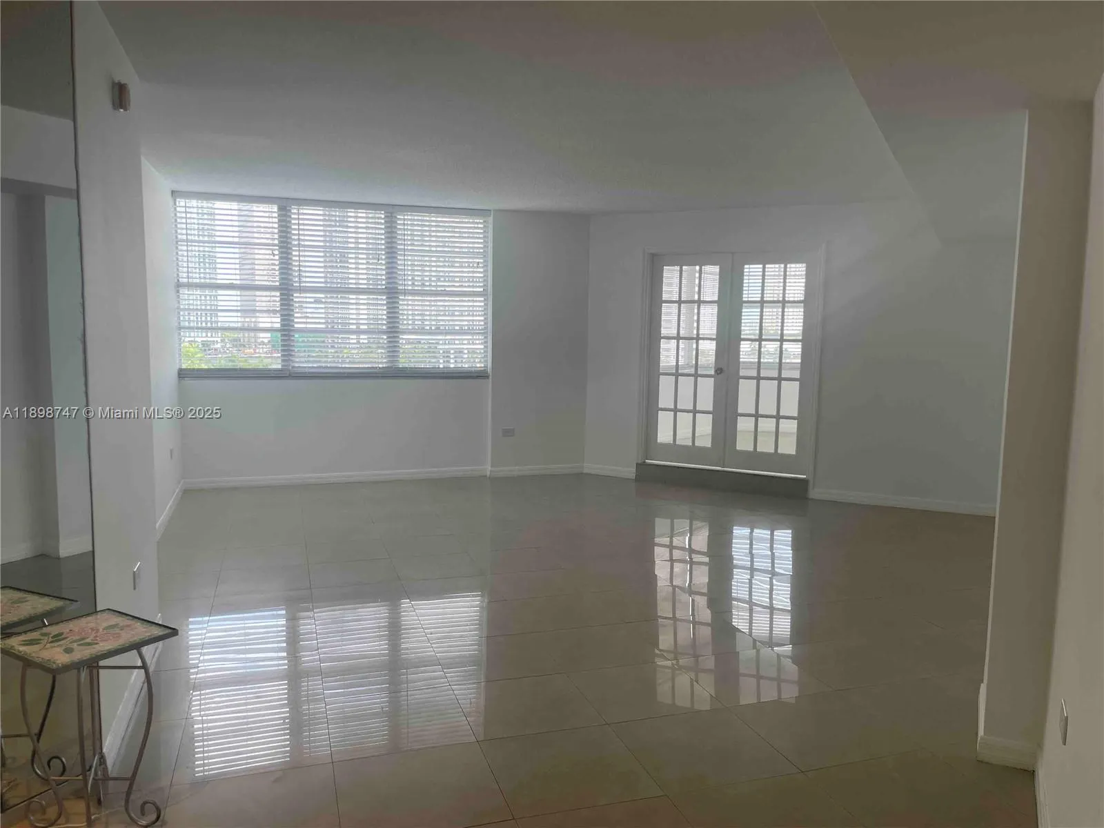 801 Brickell Bay Dr, #871