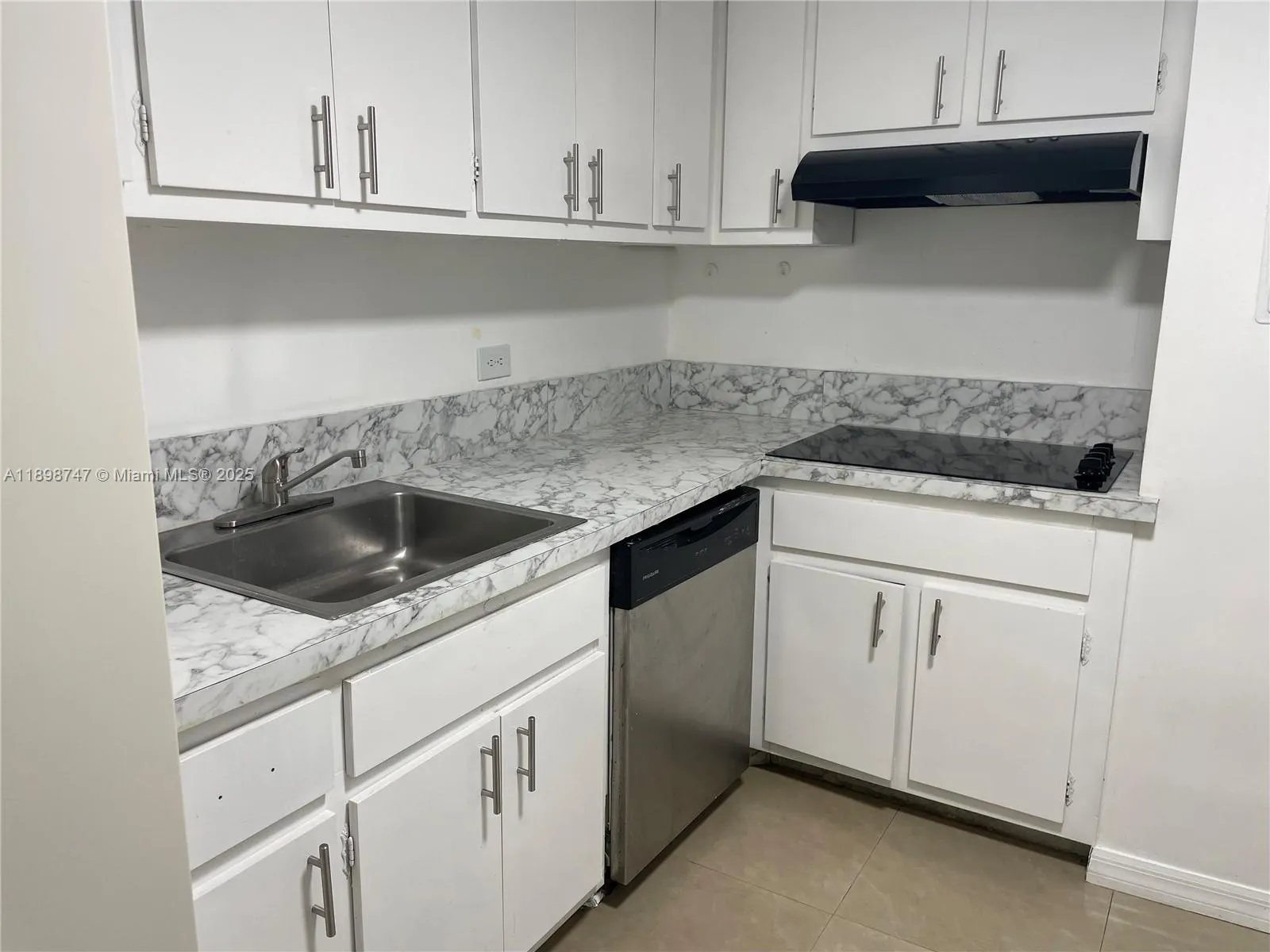 801 Brickell Bay Dr, #871
