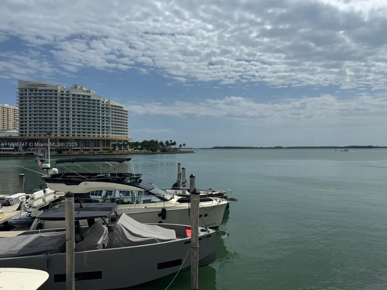 801 Brickell Bay Dr, #871