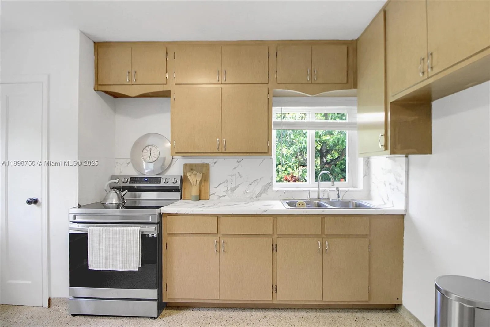 231 NE 43rd St