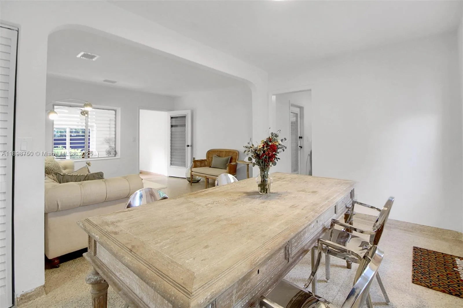 231 NE 43rd St