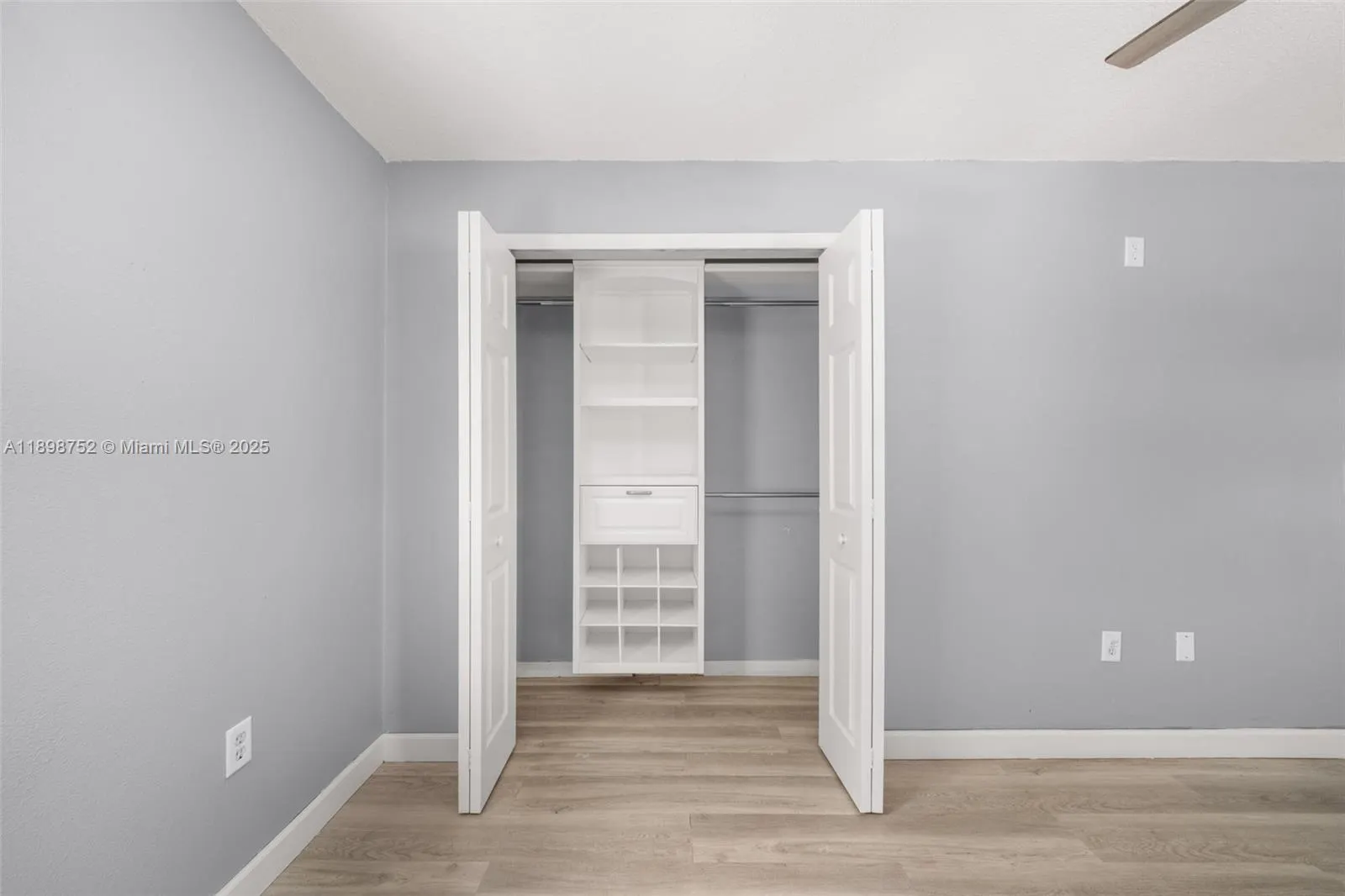 4912 whiting