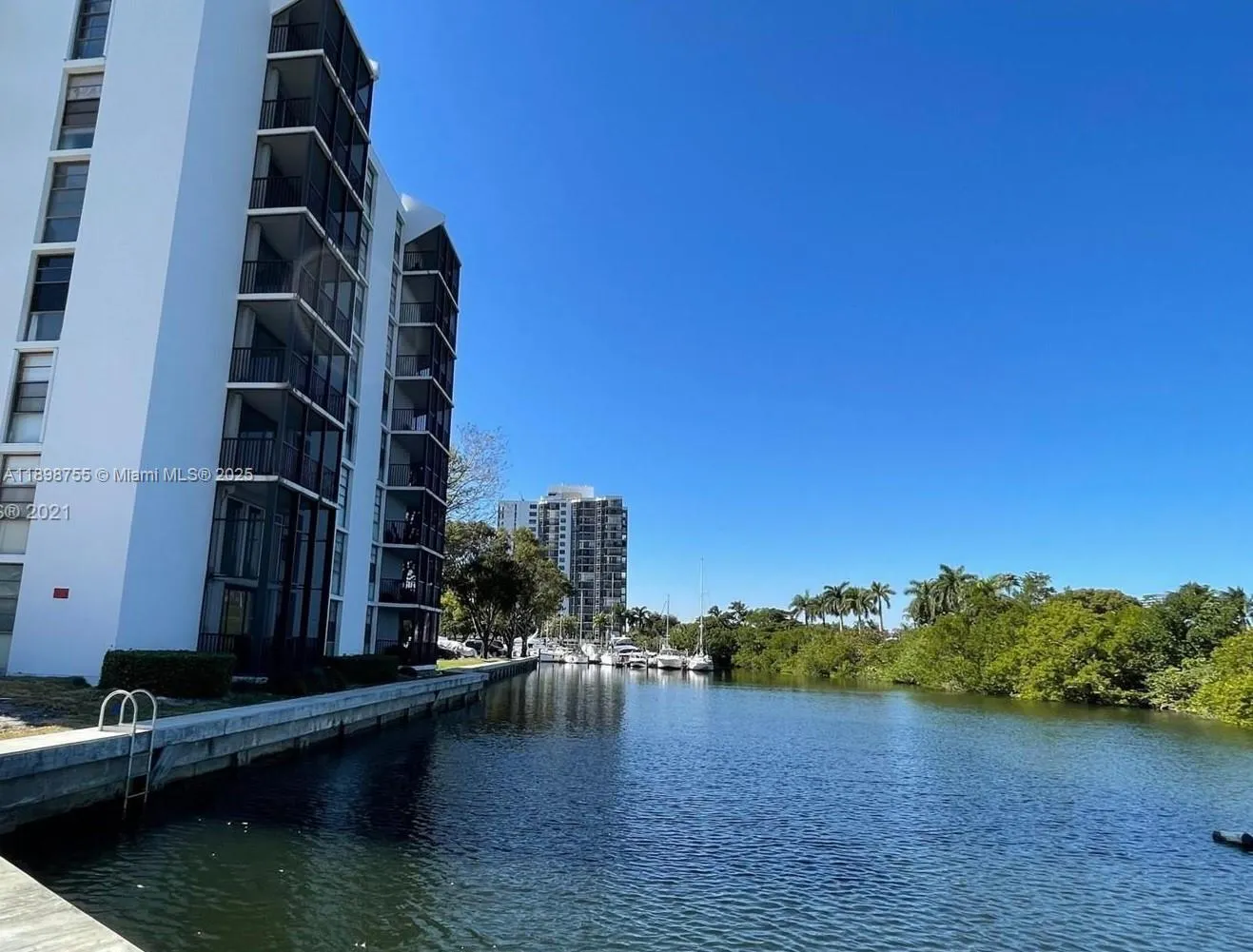 3401 N Country Club Dr, #117