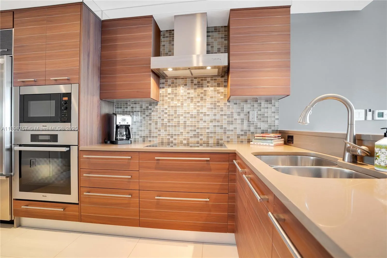 6801 Collins Ave, #PH-17