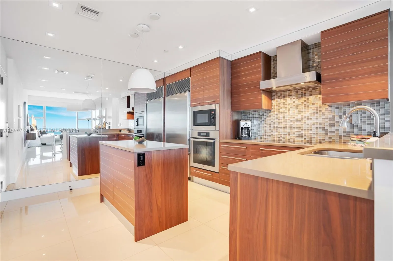 6801 Collins Ave, #PH-17