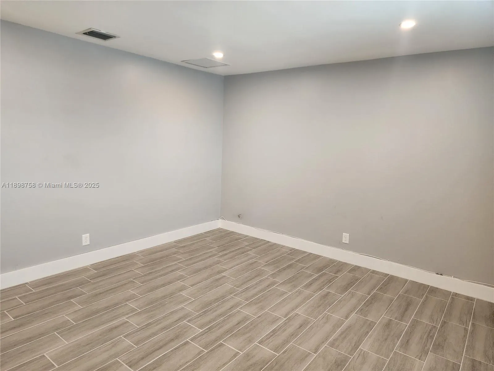 2121 N Ocean Blvd, #7